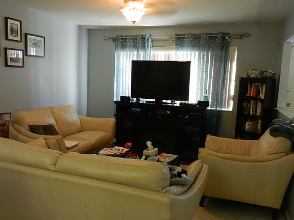 5th image of 165 Bay 37 St