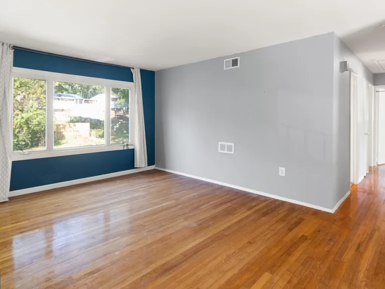 14815 Empire St — Photo 3