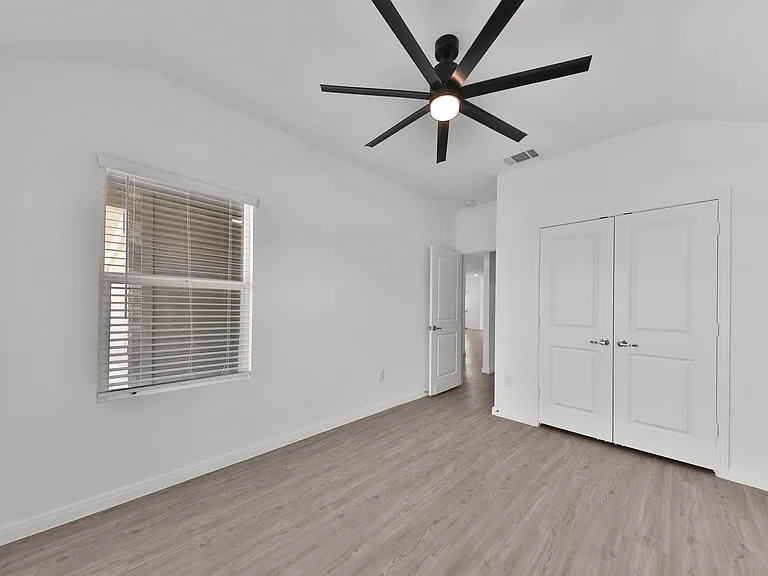 606 Bean Bnd — Photo 23