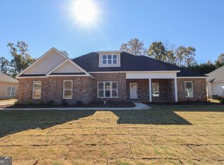 404 Collins Estate Ave, Centerville, GA 31028
