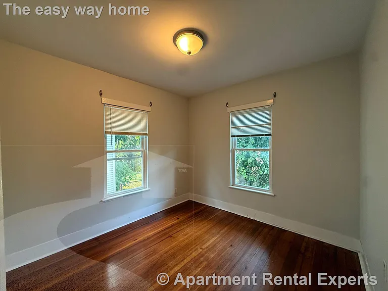 69 Raymond Ave — Photo 5