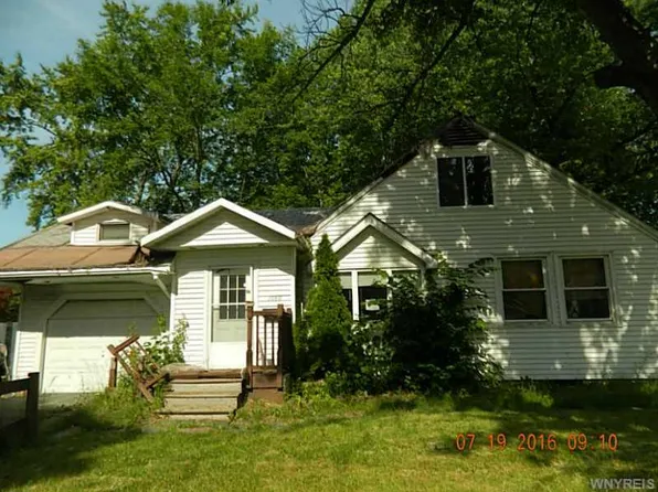 1060 85th St, Niagara Falls, NY 14304