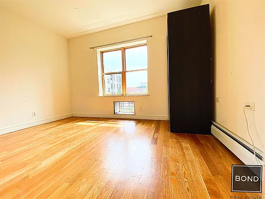 Rented by Bond New York | media 31