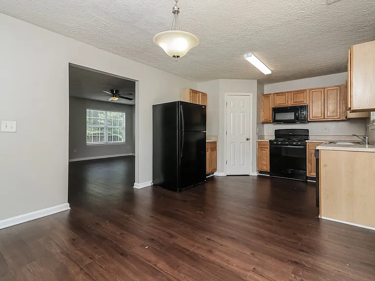 271 Springbottom Ct — Photo 9