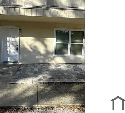 228 Amherst Ave — Photo 3
