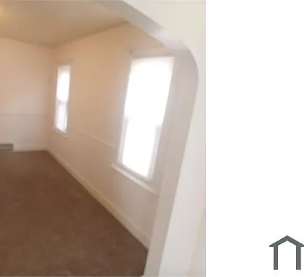 16317 Throckley Ave — Photo 9