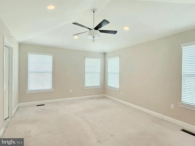 301 W Hamlin Ave — Photo 11