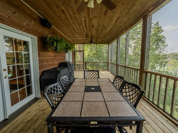 328 Fish Ln, Oxford, WI 53952