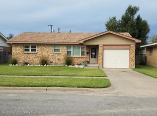 1518 S Indiana St, Perryton, TX 79070