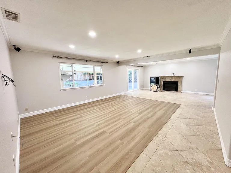 2494 Lone Oak Dr — Photo 16