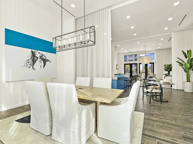 Azalea Luxury Apartments — Photo 29