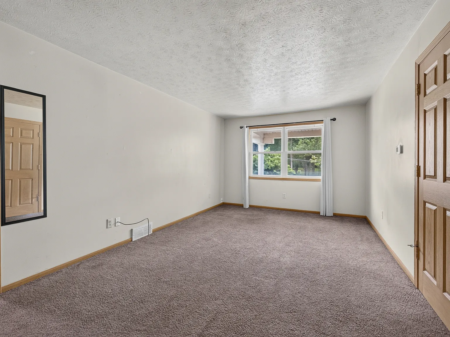 2 bed, 600 sqft, $995 — Photo 3