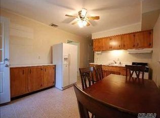 54 Circuit Rd, Bellport, NY 11713