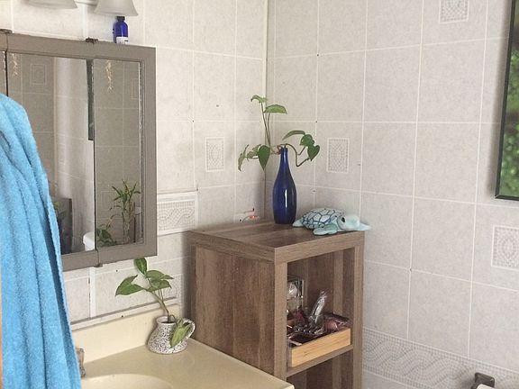 1st fl bathroom