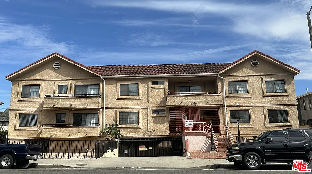 2 bed, 2.0 bath, $2,700 — Photo 1