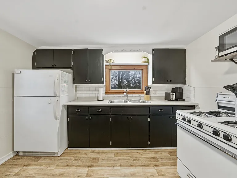 27 Winfield Ave #UPPER — Photo 17
