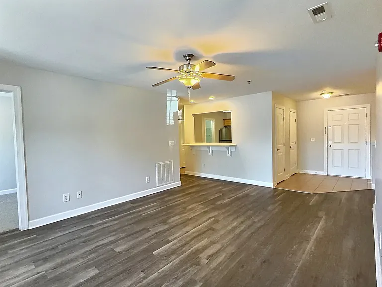 144 N Hines St — Photo 13