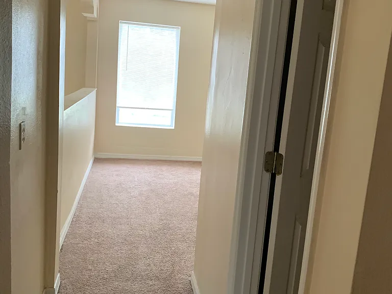 48 Cordona Dr — Photo 31