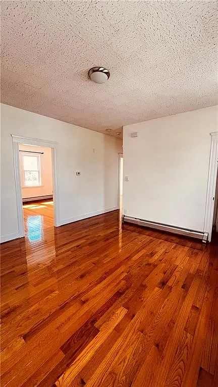 2 bed, 1.0 bath, 1260 sqft, $2,100 — Photo 4