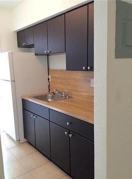 1st image of 1251 Euclid Ave APT 9