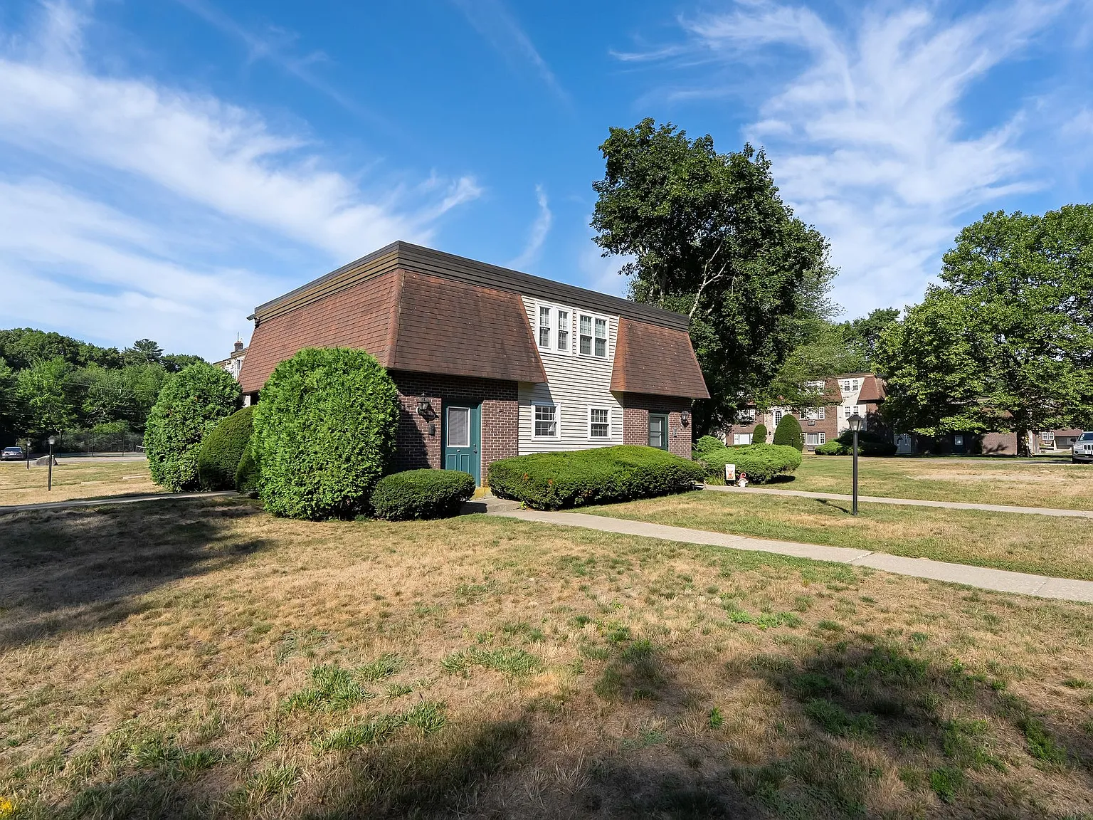 2 bed, 1.5 bath, 962 sqft, $2,500 — Photo 2