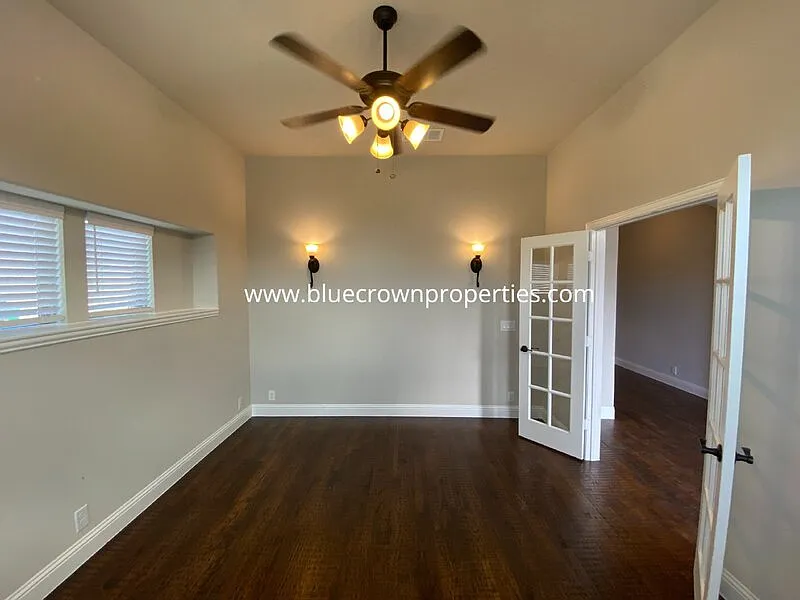 3 bed, 2.0 bath, 1943 sqft, $2,300 — Photo 3