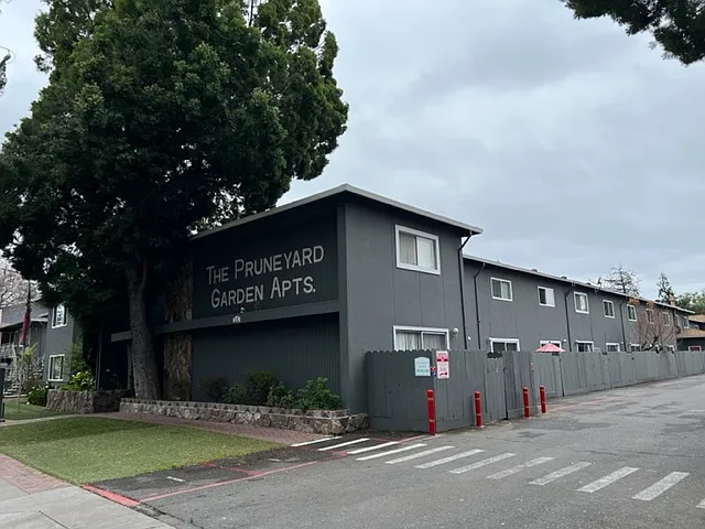 Pruneyard Garden Apartments — Photo 11