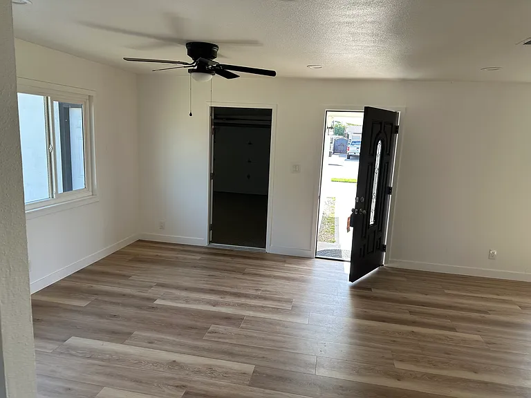 13702 Dawson St — Photo 4