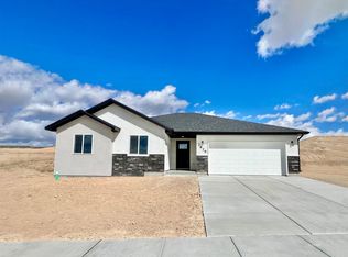 1719 Opal Dr, Elko, NV 89801