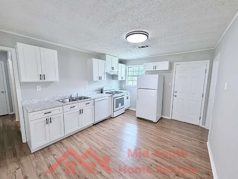 4011 Double Tree Rd — Photo 5