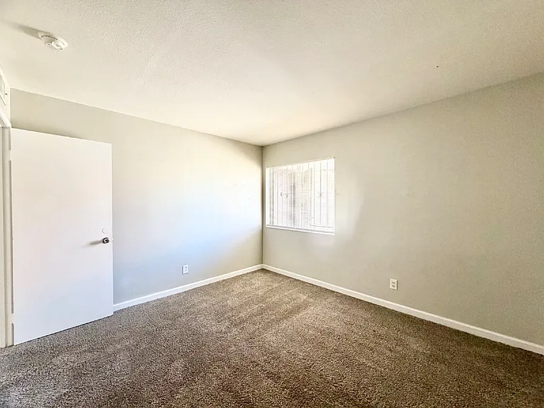 1405 Vegas Valley Dr #298 — Photo 17