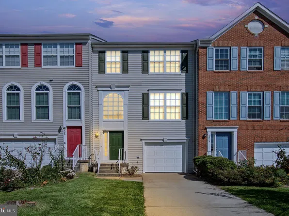 2511 Golden Harvest Ct, Herndon, VA 20171