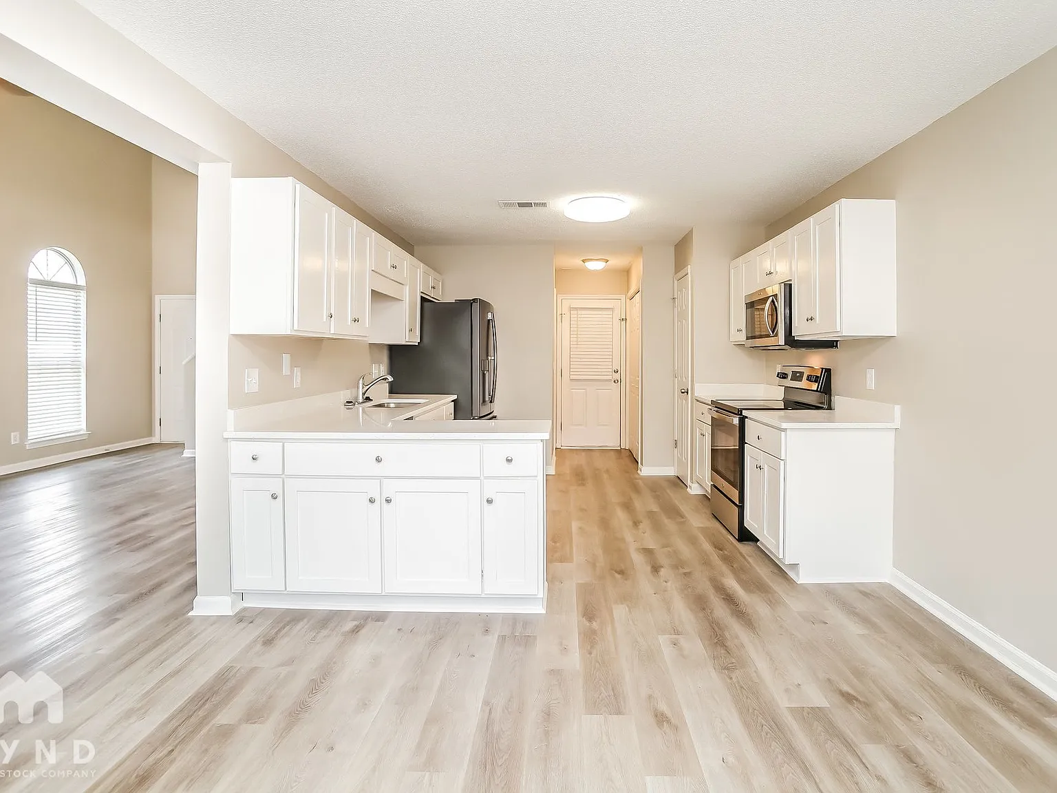 4 bed, 2.5 bath, 1540 sqft, $1,970 — Photo 2