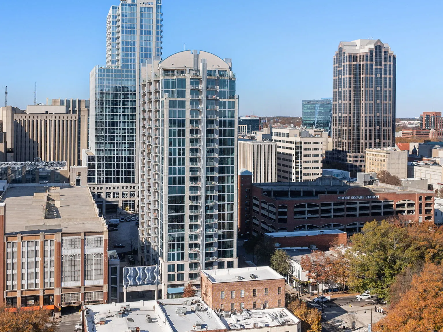 SkyHouse Raleigh — Photo 2
