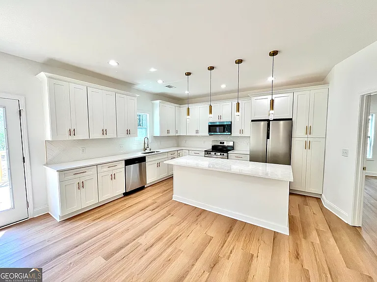 204 Custer Cir — Photo 5