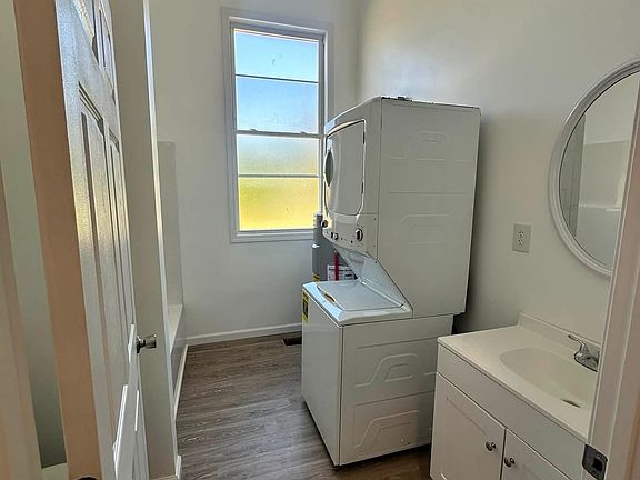 5th image of 3841 Moores Ln #3
