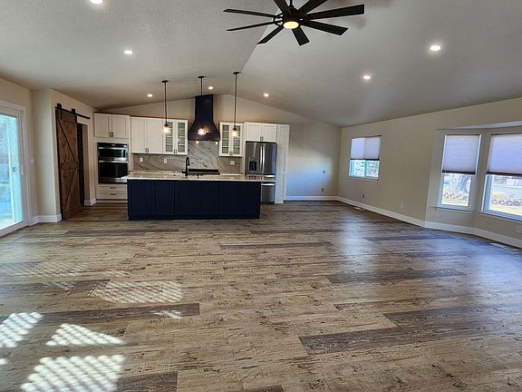 5th image of 1753 Oakwood Dr