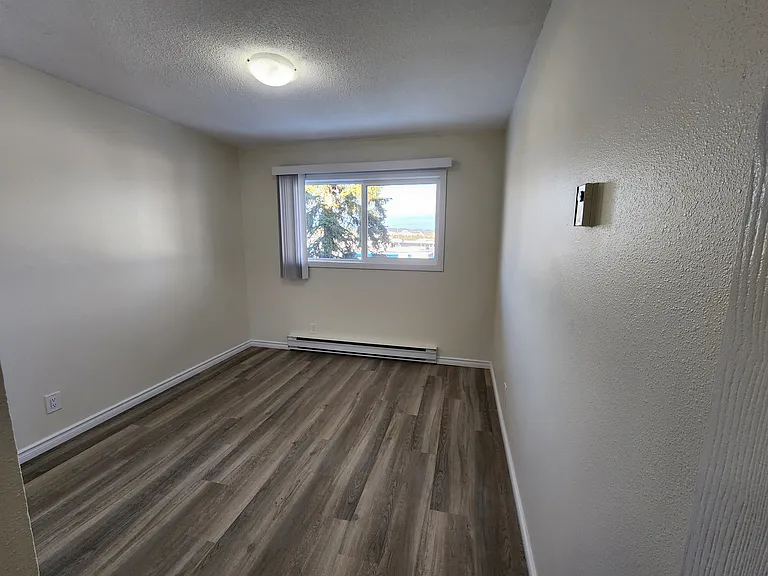 4001 Enemark Cres — Photo 28