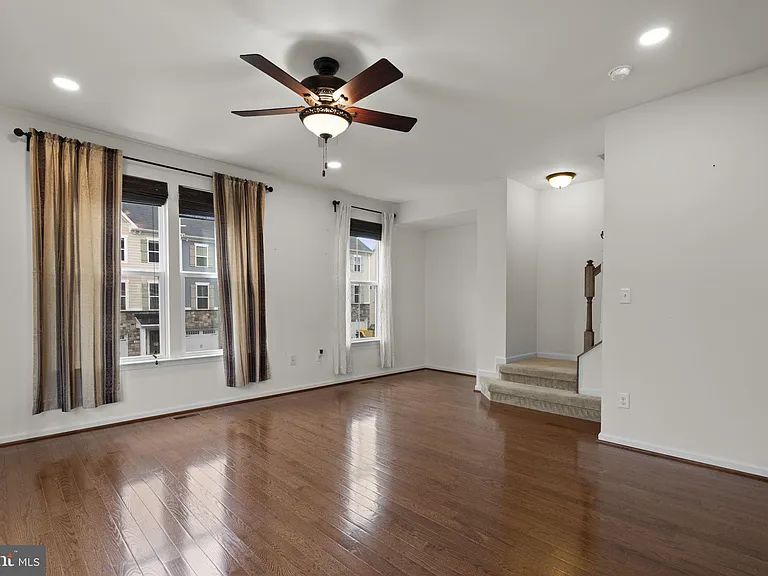 41690 McMonagle Sq — Photo 13