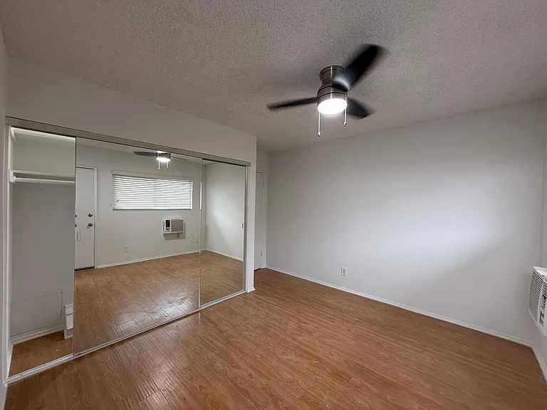 13952 Moorpark Ave — Photo 19