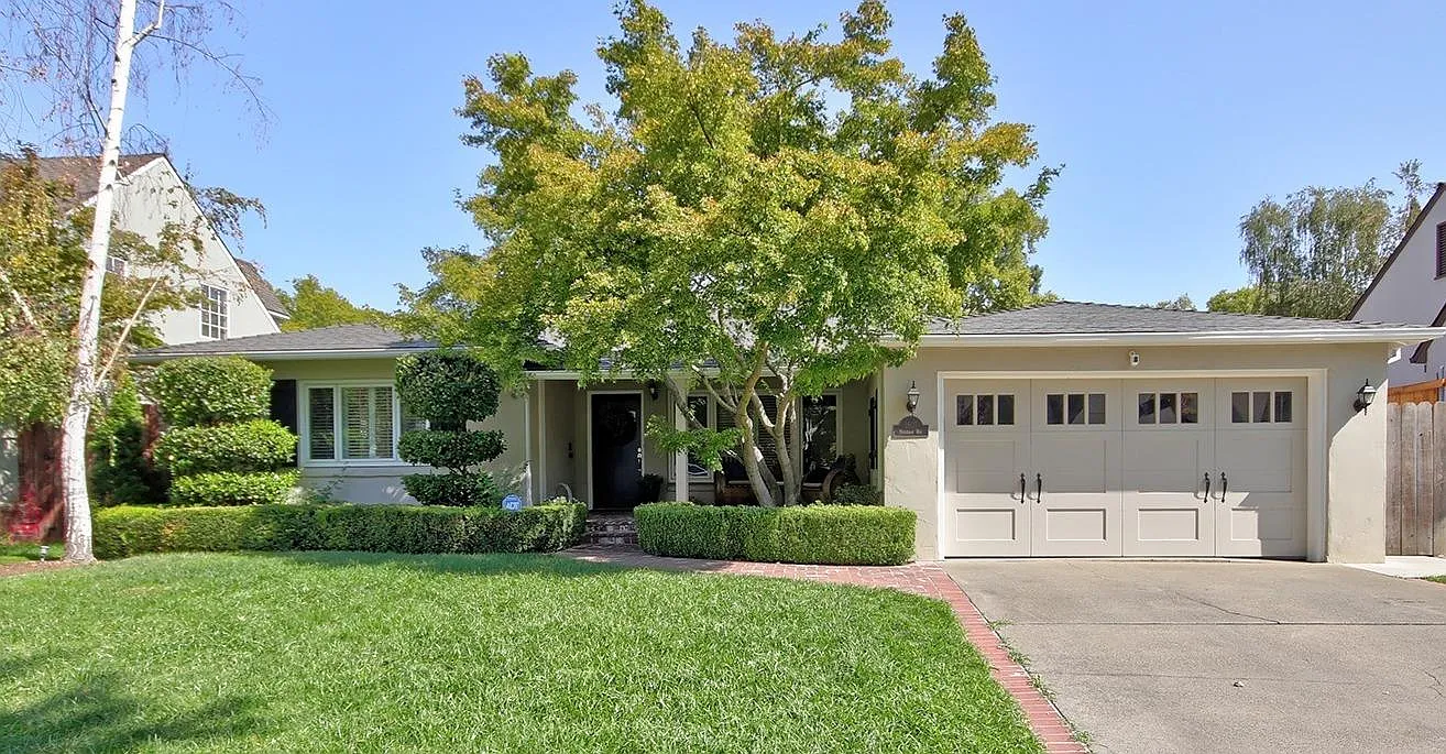 1607 Markham Way photo 1