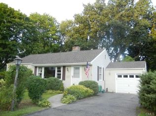 17 Bayberry Ln, Milford, CT 06460