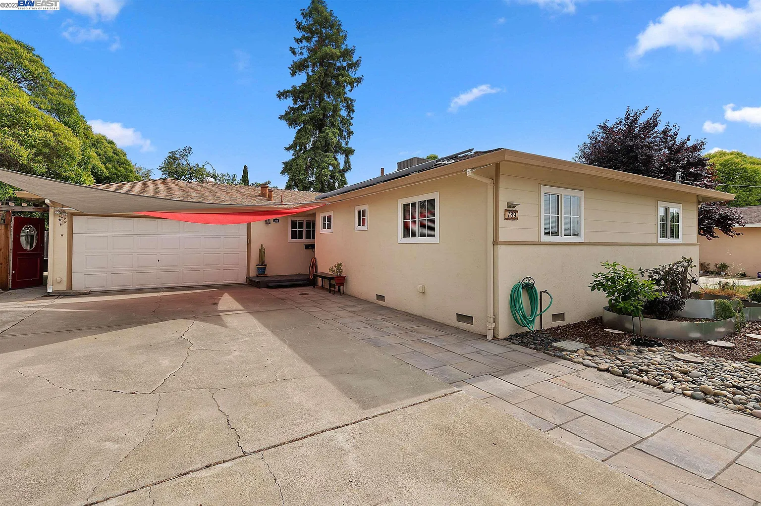 789 Olivina Ave photo 1