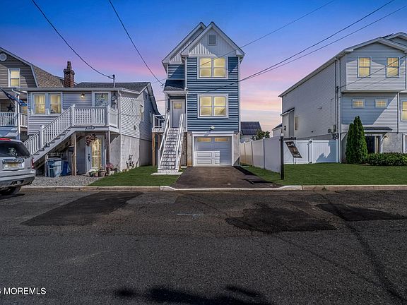 5th image of 917 5th Street