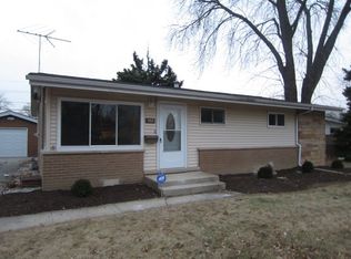 352 E Normandy Dr, Addison, IL 60101