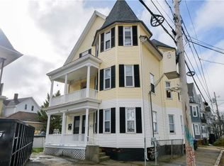 77 Vinton St, Providence, RI 02909