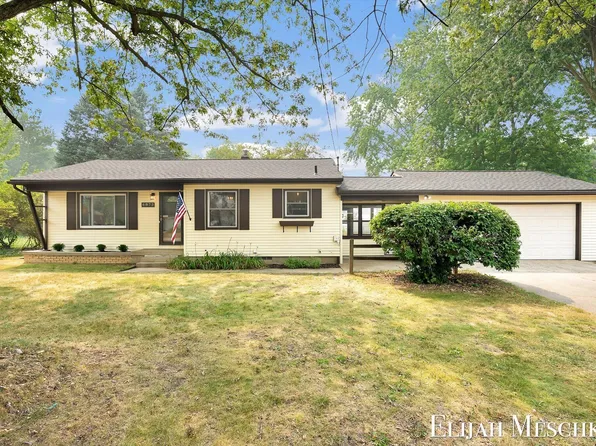 6873 11th Ave, Jenison, MI 49428