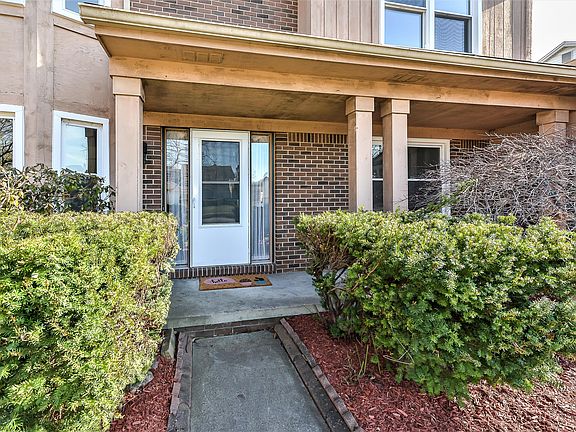4th image of 3847 Palisades Blvd