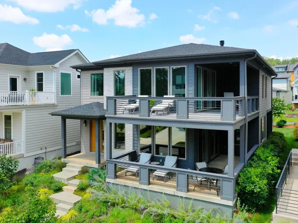 1329 Pen Park Ln, Charlottesville, VA 22901