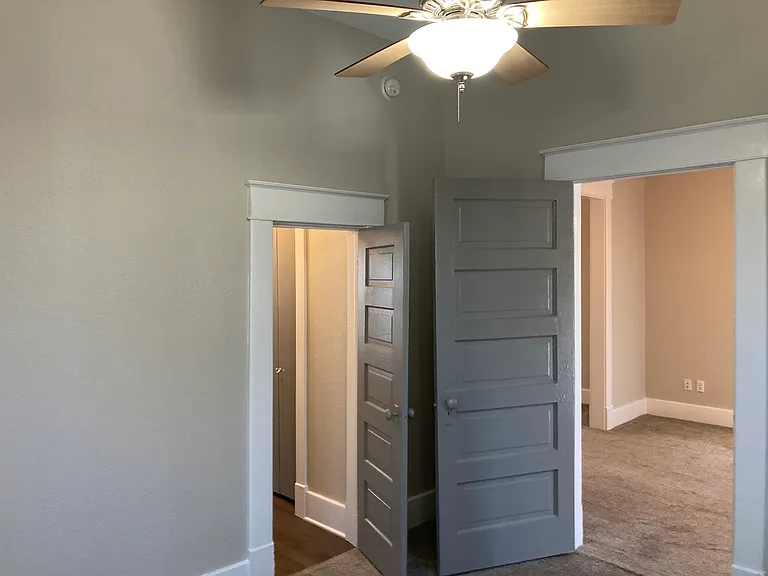 317 E Patti Page Blvd — Photo 43